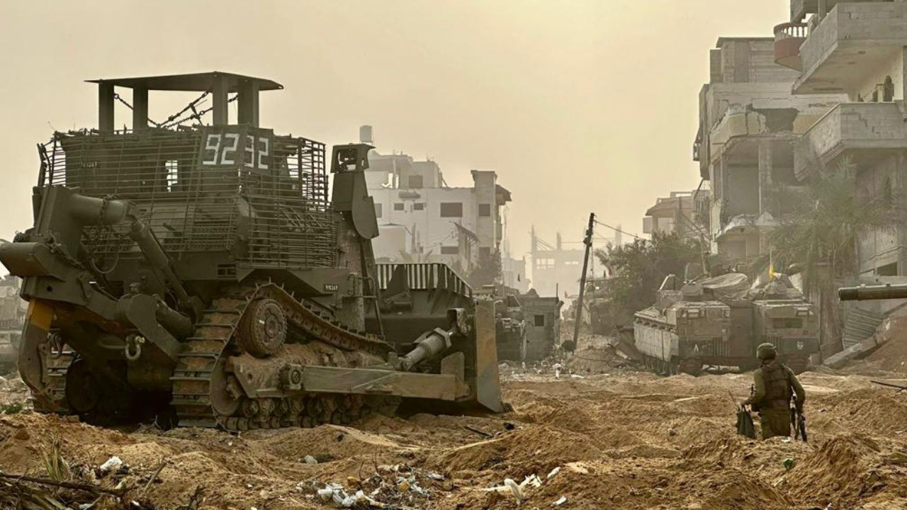 CNN Gazzelileri diri diri ezen İsrailli buldozer operatörünün ‘travmalarını’ haber yaptı