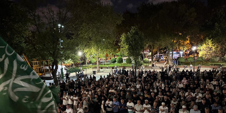 Saraçhane’de eller Gazze için semaya yükseldi: Katar’a Sumud’a direnişe bin selam! Saraçhane’de eller Gazze için semaya yükseldi: Katar’a Sumud’a direnişe bin selam!