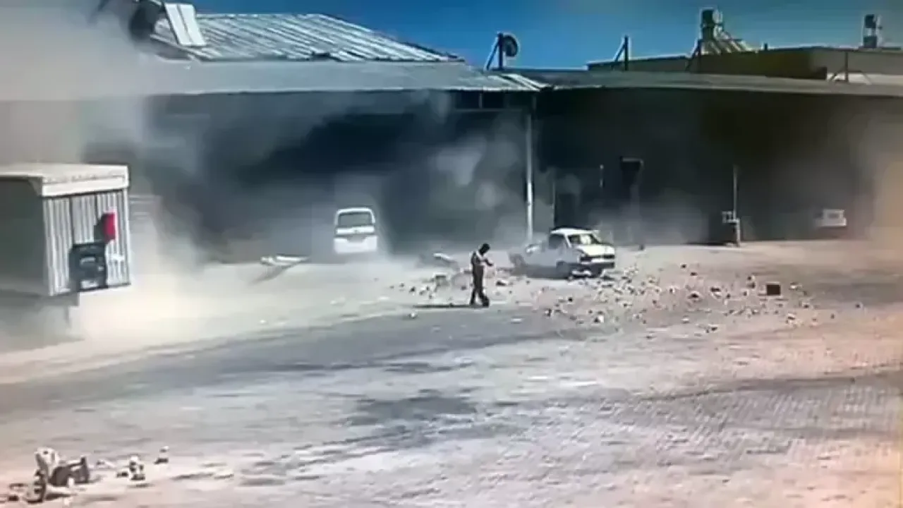 ASAYİŞAntalya Demre’deki toptancı halinde şiddetli patlama: Ölü ve yaralılar var!