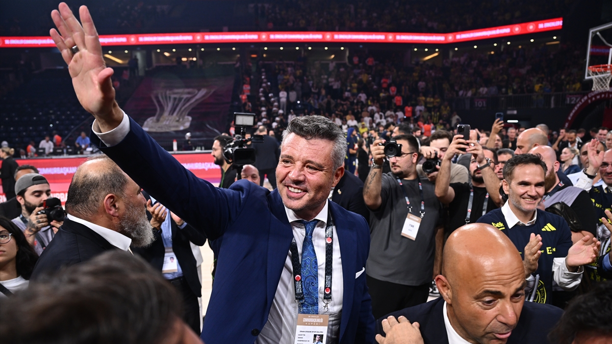 Sadettin Saran: İnşallah daha çok kupa gelecek