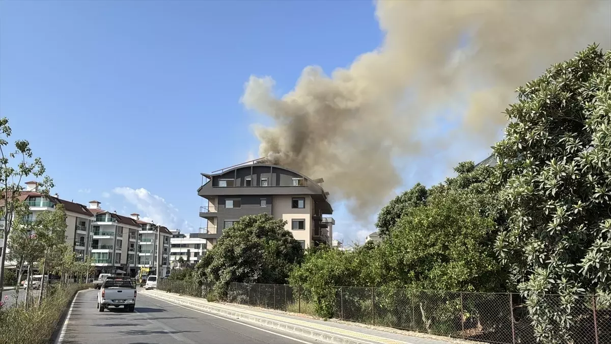 Alanya’da İnşaat Halindeki Binada Yangın Çıktı