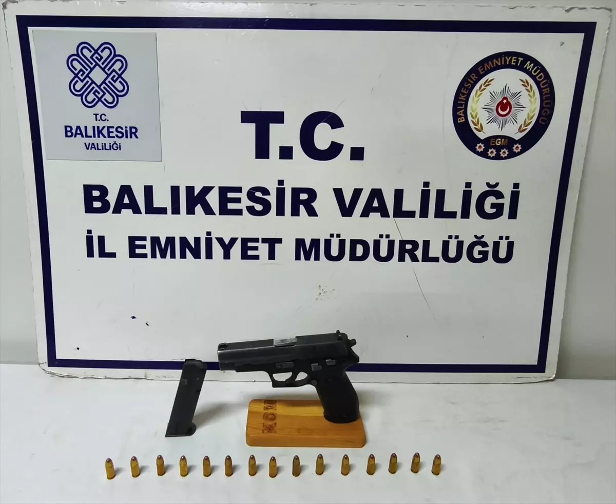 Edremit’te Ruhsatsız Tabanca ve Mermi Ele Geçirildi