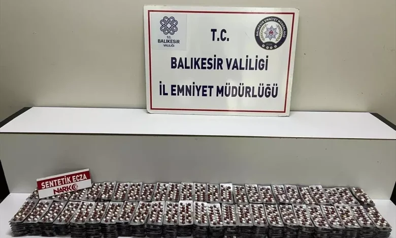 Edremit’te Uyuşturucu Operasyonu: 5 Bin 586 Sentetik Hap Ele Geçirildi Edremit’te Uyuşturucu Operasyonu: 5 Bin 586 Sentetik Hap Ele Geçirildi