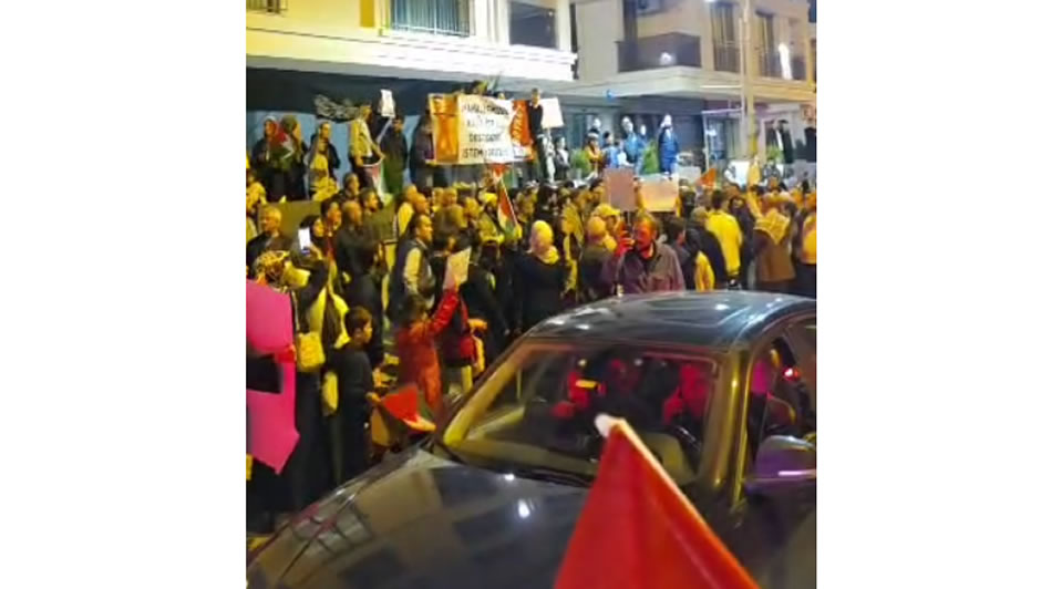 Üsküdar’da McDonald’s şubesi açılması protesto edildi