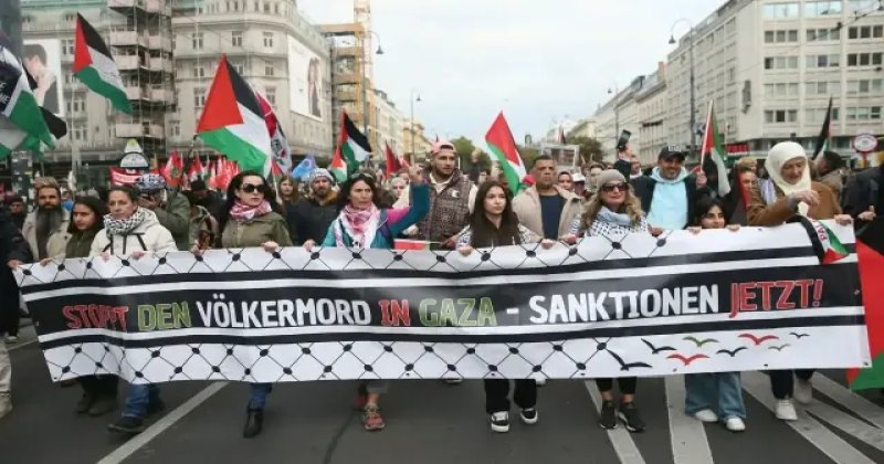 Viyana’da Filistin Destekçileri İsrail’e Yaptırım Çağrısı