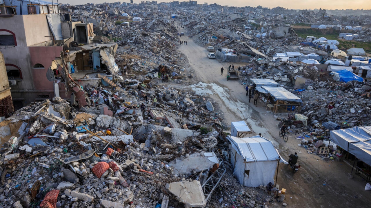 Filistinliler zorla terk ettikleri mahallelerine geri dönüyor