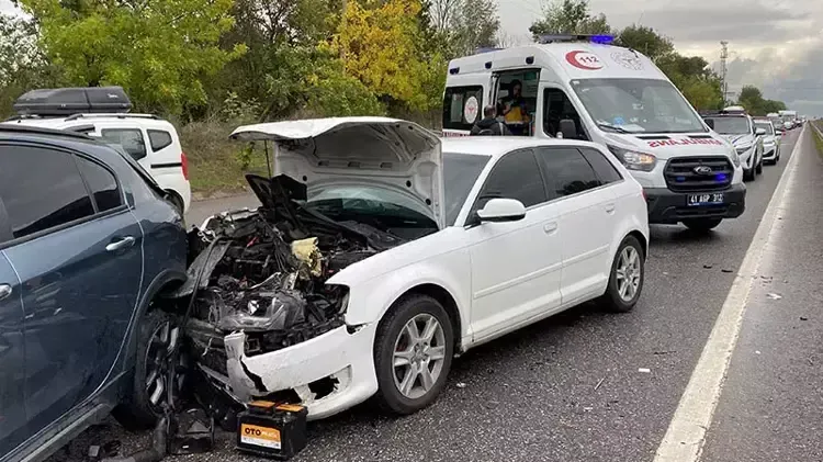 ASAYİŞ Kocaeli’de zincirleme kazada 5 kişi yaralandı