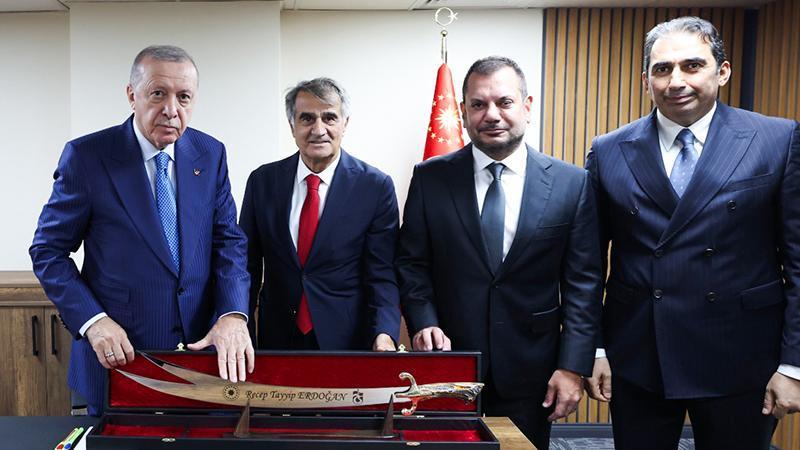 Cumhurbaşkanı Erdoğan, Trabzonspor Yönetimiyle Görüştü