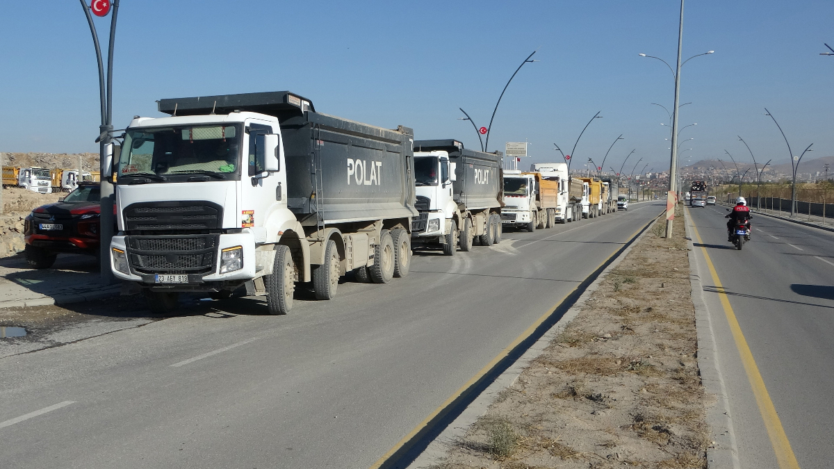 Malatya’da hafriyat kamyonu sürücüleri ceza protestosu