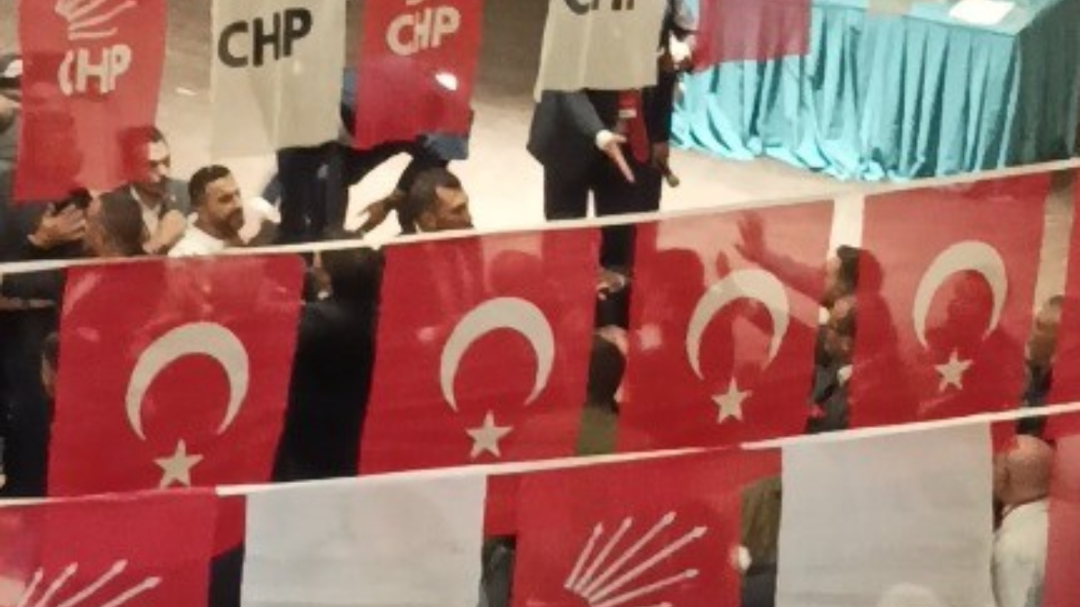Kahramanmaraş’ta CHP İl Kongresi’nde Kavga Çıktı