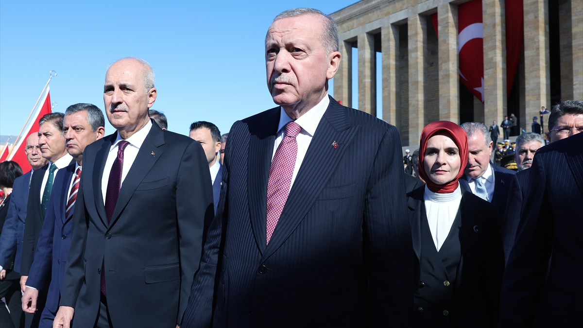 Cumhurbaşkanı Erdoğan Anıtkabir’de Cumhuriyet Bayramı’nı