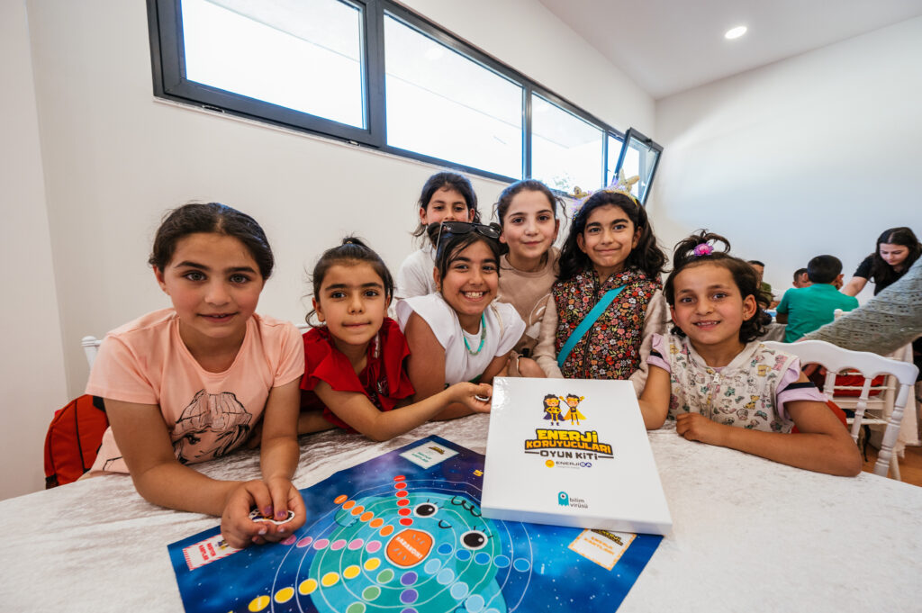 Dünya Kız Çocukları Günü’nde sivil topluma 15 milyon TL’lik destek