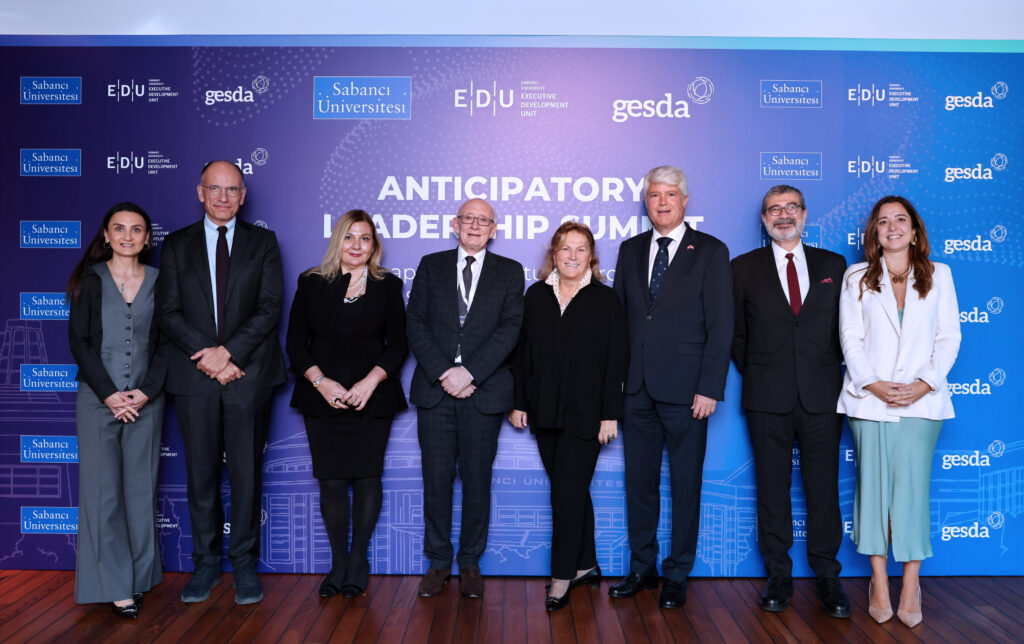 Öngörülü Liderlik Zirvesi’nde Geleceğin Vizyonu Tartışıldı