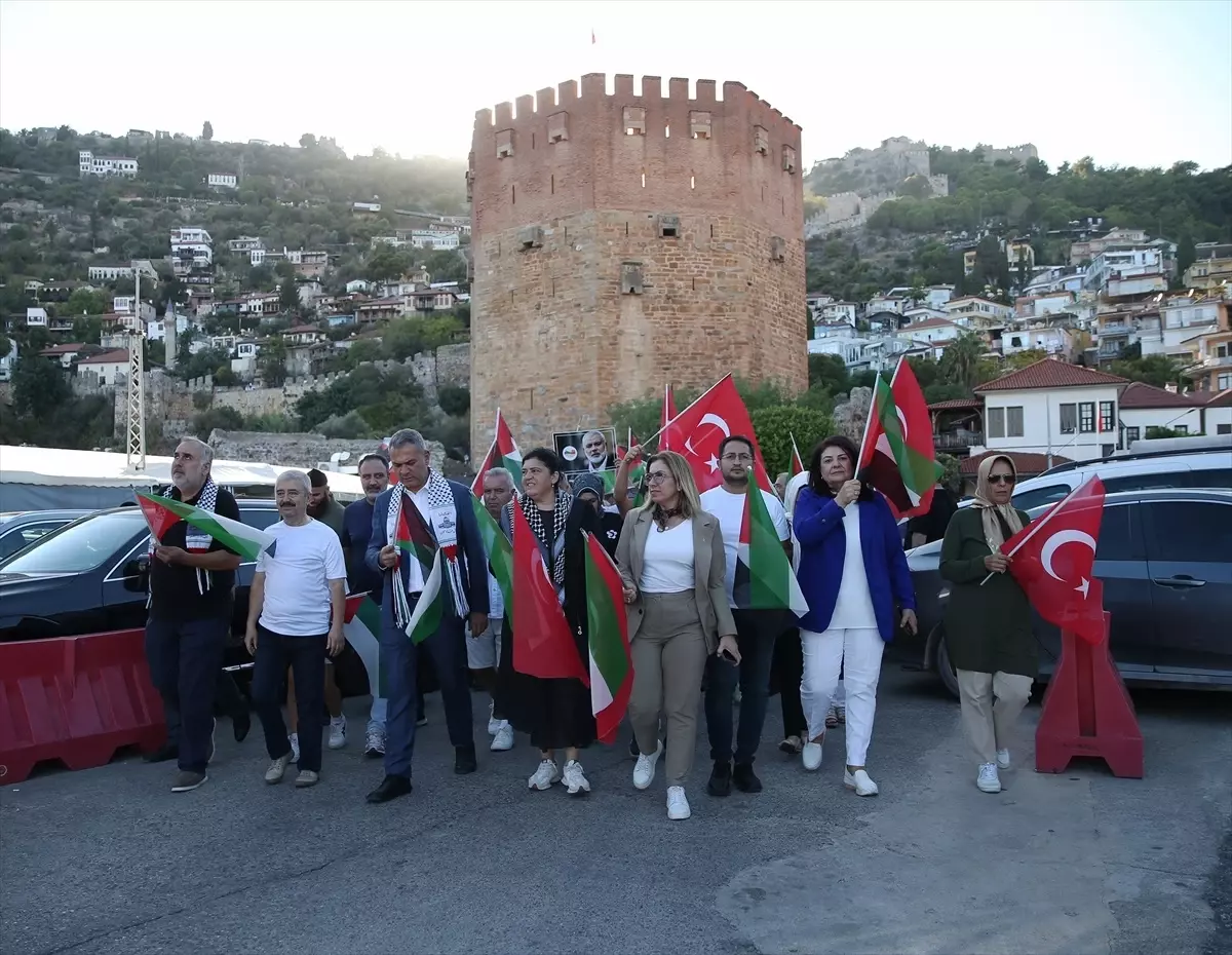 Antalya ve ilçelerinde “Gazze Kararlılık Yürüyüşü” düzenlendi