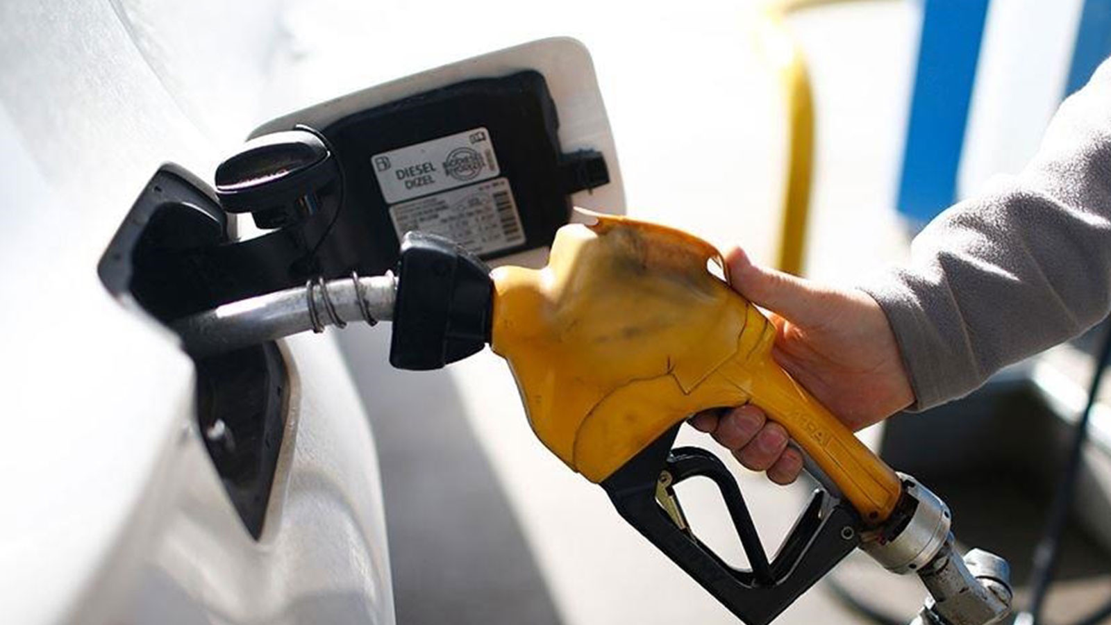 Benzin Fiyatlarında İndirim Uygulandı Benzin Fiyatlarında İndirim Uygulandı