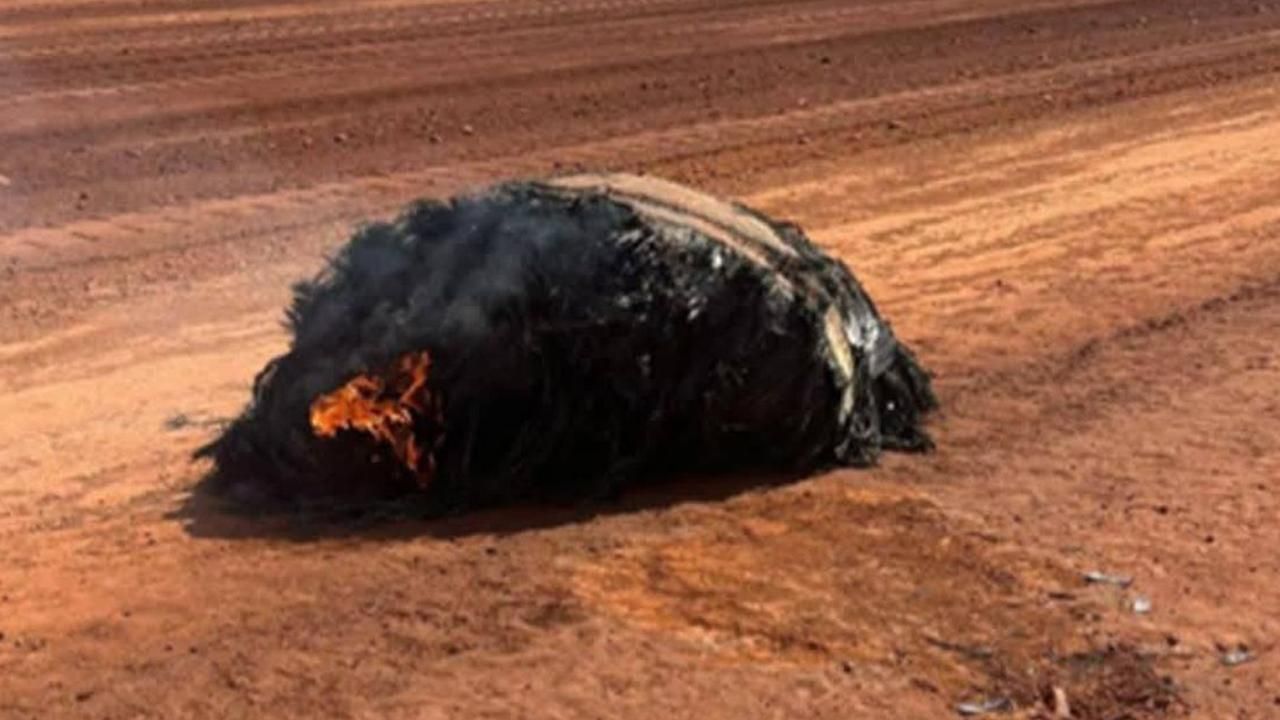 Çölde Bulunan Yanık Cisim Uzay Aracı Parçası Olabilir