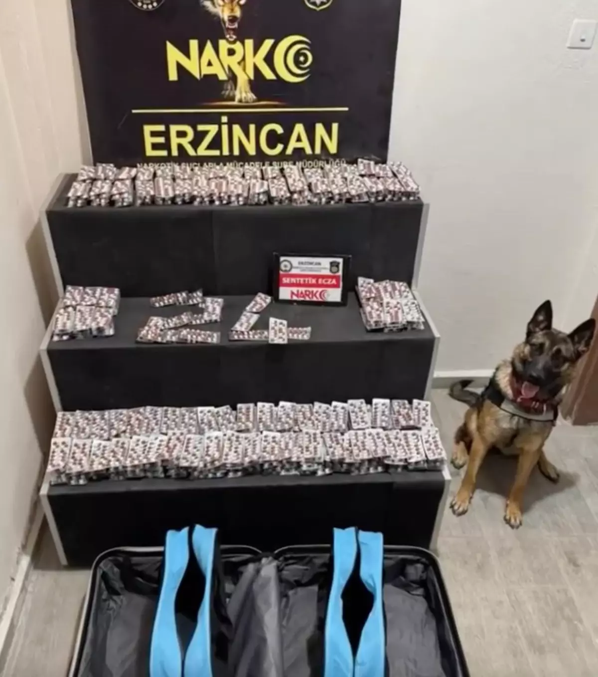 Erzincan’da Durdurulan Araçta 6 Bin 335 Sentetik Hap Ele Geçirildi