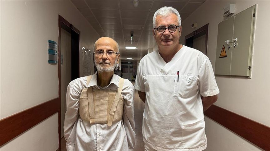 74 Yaşındaki Hasta Kalbi Üç Kez Durduktan Sonra Ameliyatla