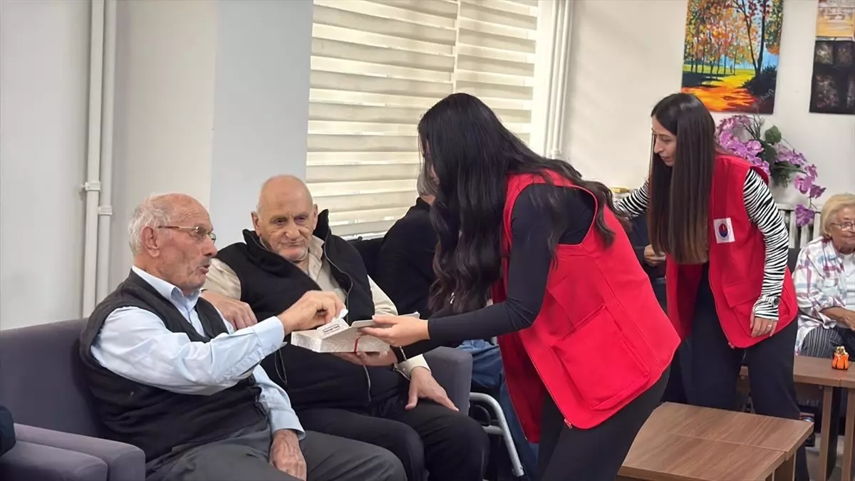 Karabük Belediyesi, Yücel Huzurevi’ni Ziyaret Etti