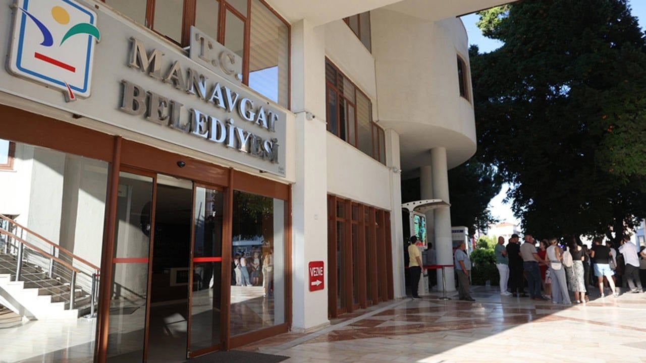 Manavgat Belediyesi’ne Yönelik Soruşturmada 24 Gözaltı Manavgat Belediyesi’ne Yönelik Soruşturmada 24 Gözaltı