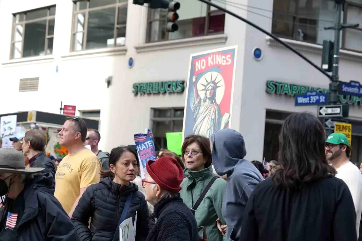 ABD’de ‘No Kings’ Protesto Gösterileri Düzenlendi