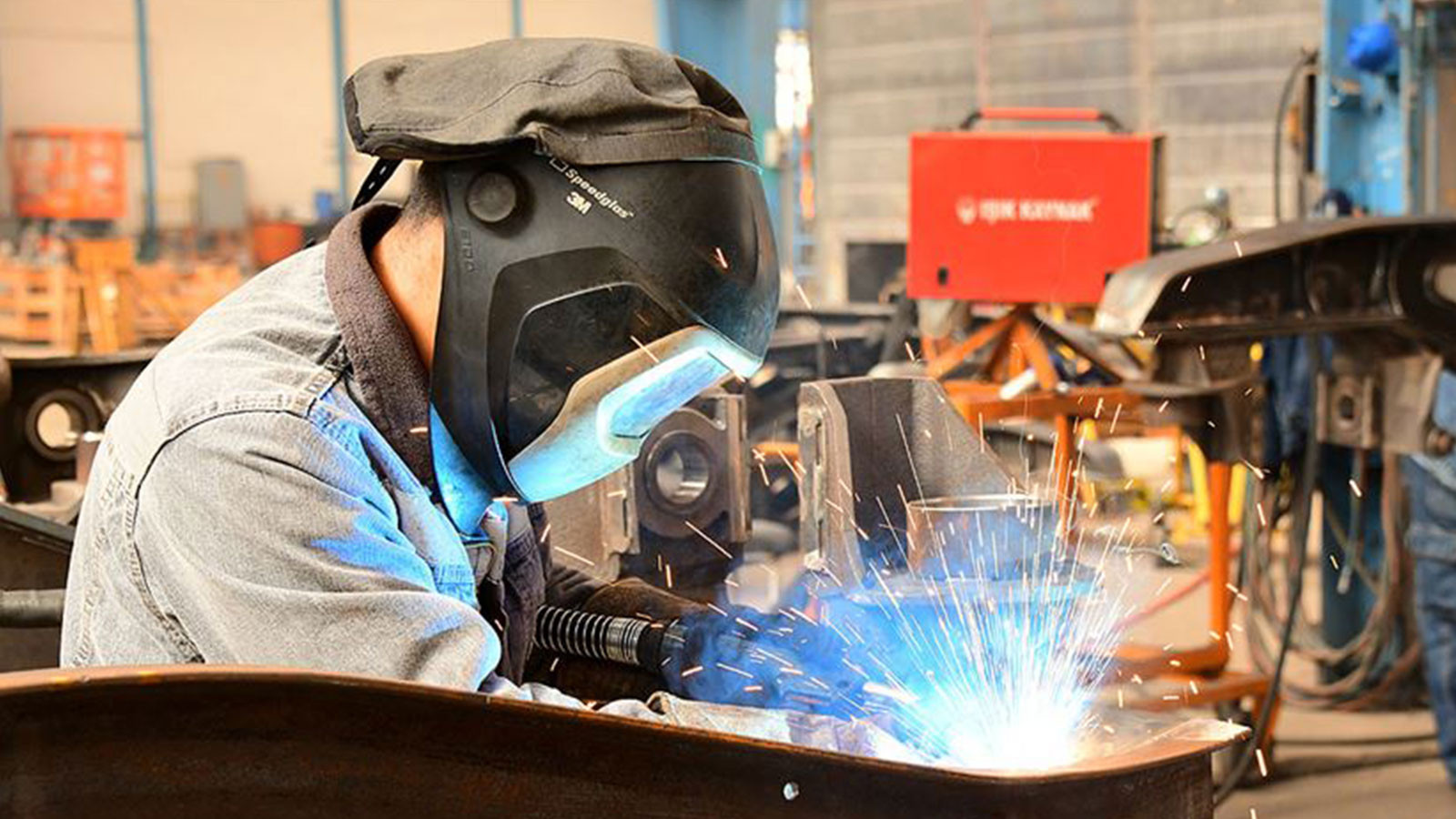 Sanayi üretimi artışa geçti