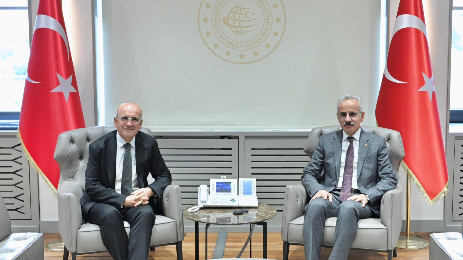 Ulaştırma Bakanı Uraloğlu, Hazine ve Maliye Bakanı Şimşek ile buluştu