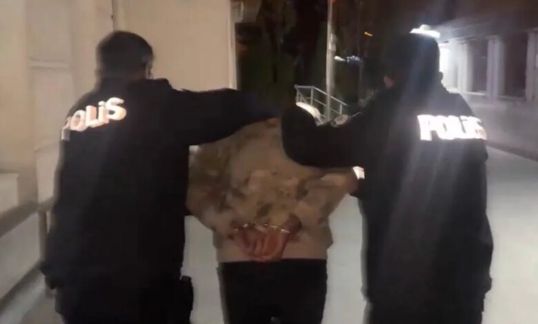 Kayseri’de Temizlik İçin Girdiği Evde Hırsızlık Yapan Şahıs… Kayseri’de Temizlik İçin Girdiği Evde Hırsızlık Yapan Şahıs…