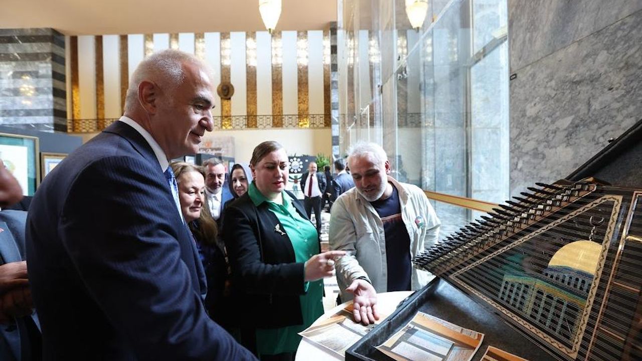 Bakan Ersoy, Atatürk’ün Anma Törenine Katıldı