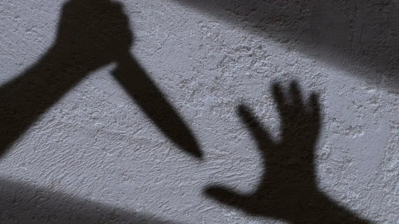 Beyoğlu’nda 13 Yaşındaki Çocuğu Bıçakla Yaralayan Şüpheliye… Beyoğlu’nda 13 Yaşındaki Çocuğu Bıçakla Yaralayan Şüpheliye…