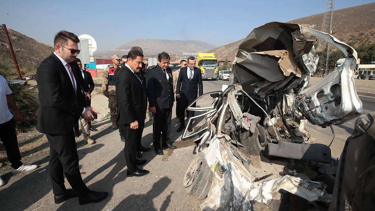 Hatay’da Kamyon Kazası: 6 Araçta Yaralılar Bulundu