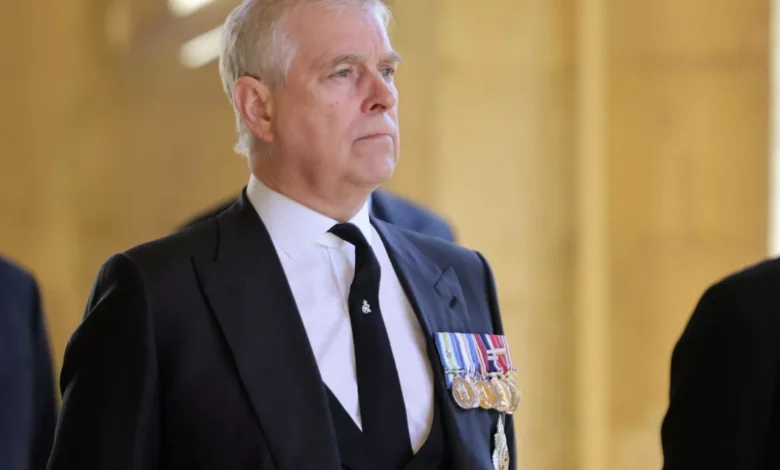 Pedofili skandalı sonrası Andrew’un arması kaldırıldı