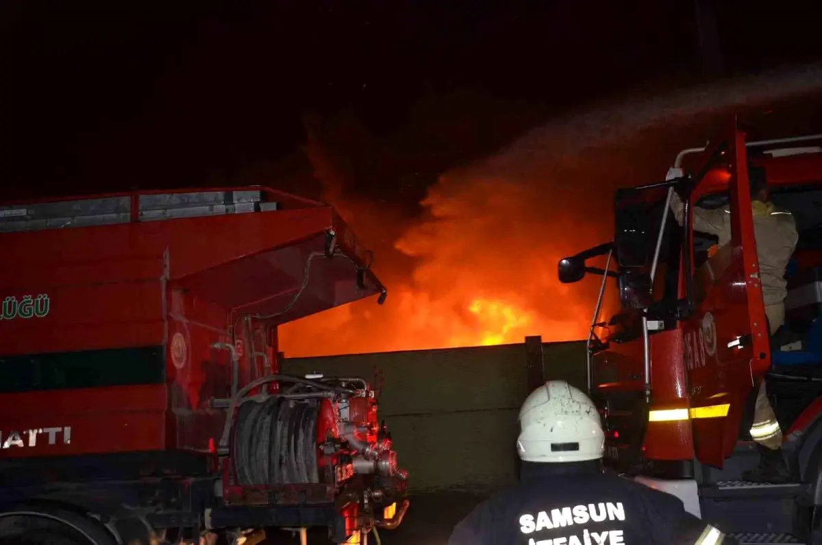 Samsun’daki Geri Dönüşüm Tesisinde Yangın Çıktı