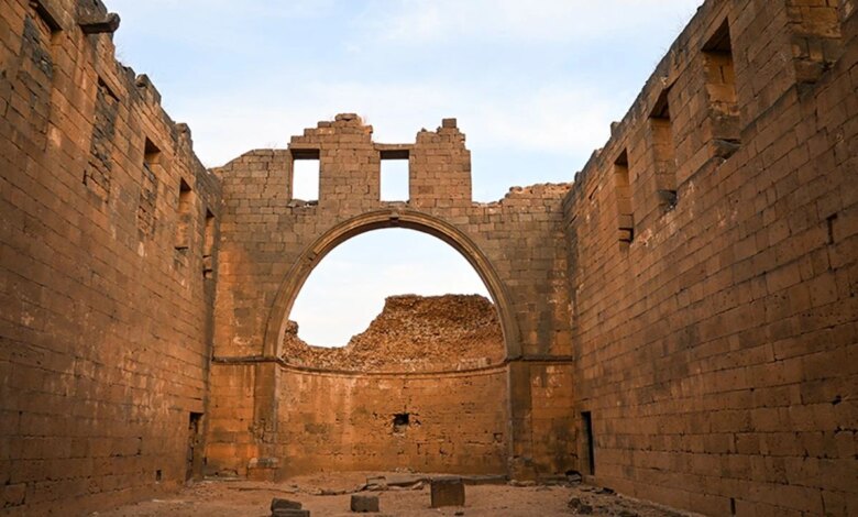 Busra Antik Kenti, Tarihi Zenginlikleriyle Dikkat Çekiyor Busra Antik Kenti, Tarihi Zenginlikleriyle Dikkat Çekiyor